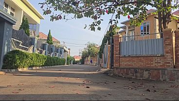 Astaga! Mama Arab Ngocot Memeknya Di Luar Rumah Dekat Jalan Raya