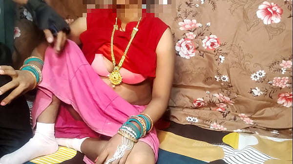Baju Merah Tipis, Istri Desi Siap Digoyang Suami Di Ranjang.